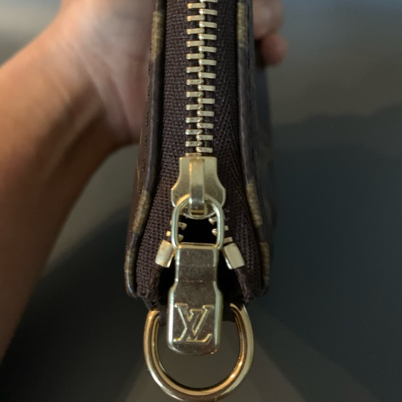 SOLD Louis Vuitton Pochette Accessories Monogram Canvas - Picture 8 of 15